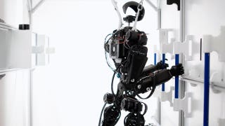 Will a four-armed robot replace astronauts in space?