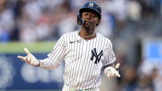 Jazz Chisholm juega de segunda base con un Blow Pop en la boca, un MLB está supercachas y Texas