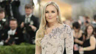 Lindsey Vonn all smiles as she's able to return to dumping out actual workout content again