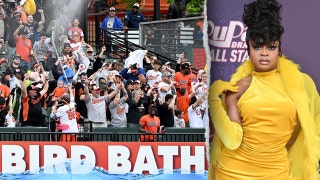 Los Orioles de Baltimore eligen a una drag queen como «Guest Splasher» en la zona infantil «Bird Bath» para la «Pride Night»