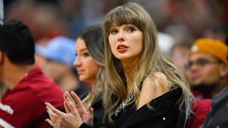 La silla Taylor junto a la cancha del partido de playoffs entre los Cavs y los Knicks se subasta por miles de dólares