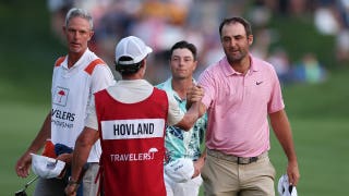 Scottie Scheffler emboca un putt decisivo para forzar un desempate en muerte súbita el lunes contra Viktor Hovland en el Travelers