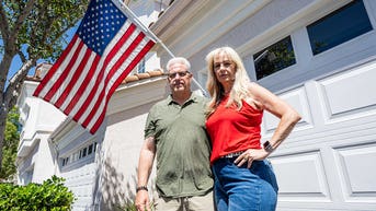 La comunidad de propietarios amenaza a los vecinos que enarbolan la bandera estadounidense mientras defienden la «Old Glory» antes del 250.º aniversario de la nación - Fox News