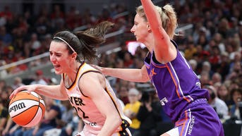 Caitlin Clark shoved in neck during Fevers game as another apparent foul goes uncalled - Fox News