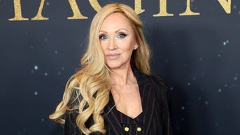Former Disney star reveals her 'genius hack' for cooling down on delayed flight - Fox News