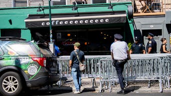 Protesters gather outside coffee shop that banned Jewish congressman over Israel support - Fox News