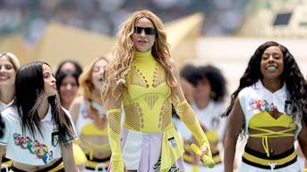 Shakira body double conspiracy erupts after World Cup opener has fans divided - Fox News