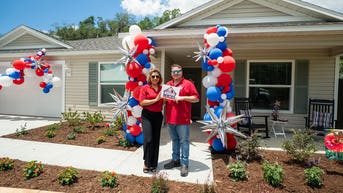 Florida teens construct mortgage-free houses for wounded veterans from scratch - Fox News