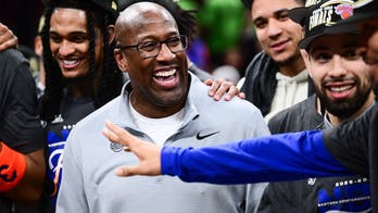 Mike Brown sports '10 Weeks' shirt for Knicks' championship parade after James Dolan's abstinence joke