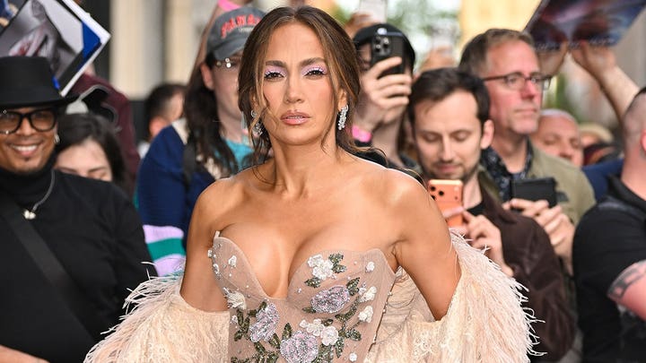 Jennifer Lopez ambushed with Diddy question during autograph session