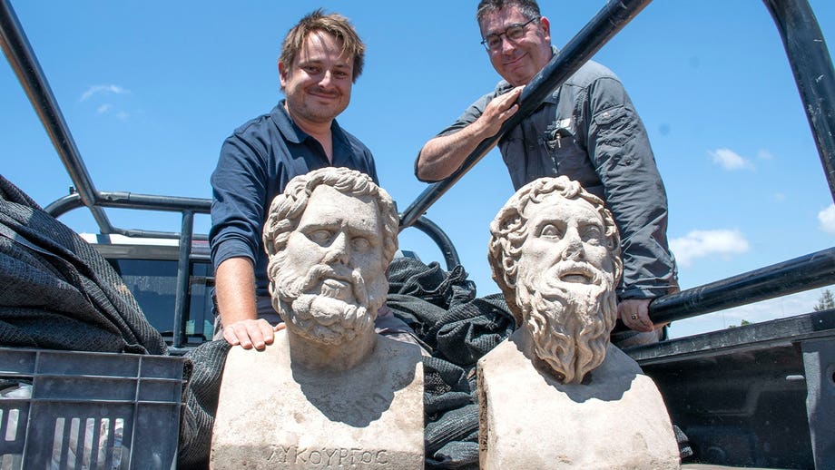 Unos arqueólogos de Israel unas estatuas de la época romana, de hace 1.700 años, que estaban enterradas boca abajo