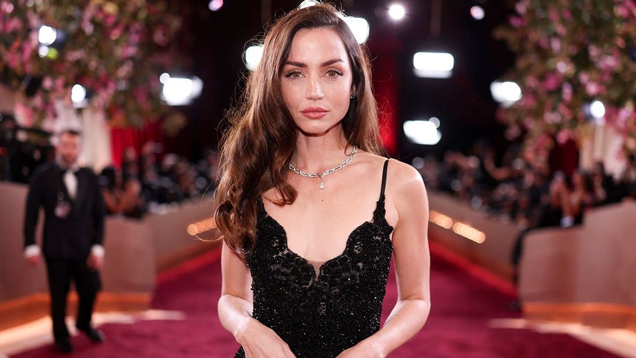 Ana de Armas stuns in bikini during sizzling summer getaway