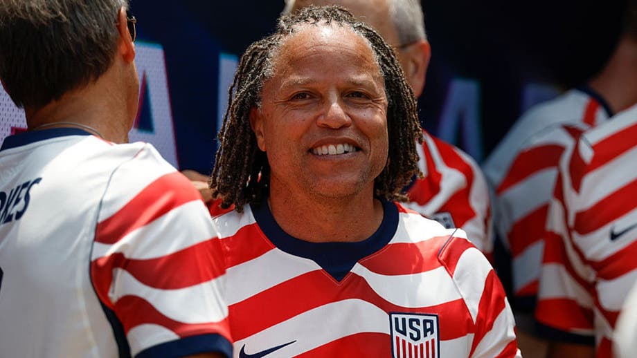 US soccer legend Cobi Jones shares message he'd deliver to USMNT as 2026 World Cup gets underway