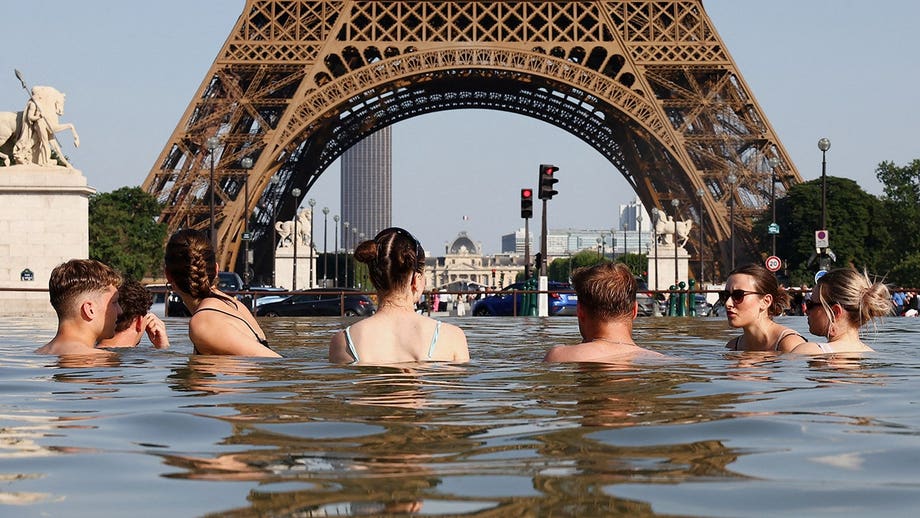 Famous landmarks slash visiting hours as deadly heat wave threatens tourists