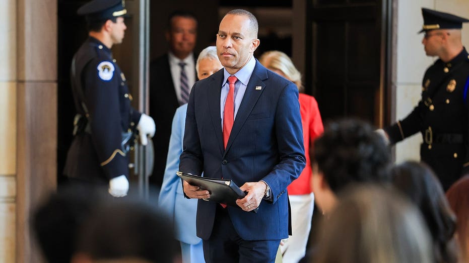 Jeffries' socialism dilemma: New York victories expose Democratic Party divide