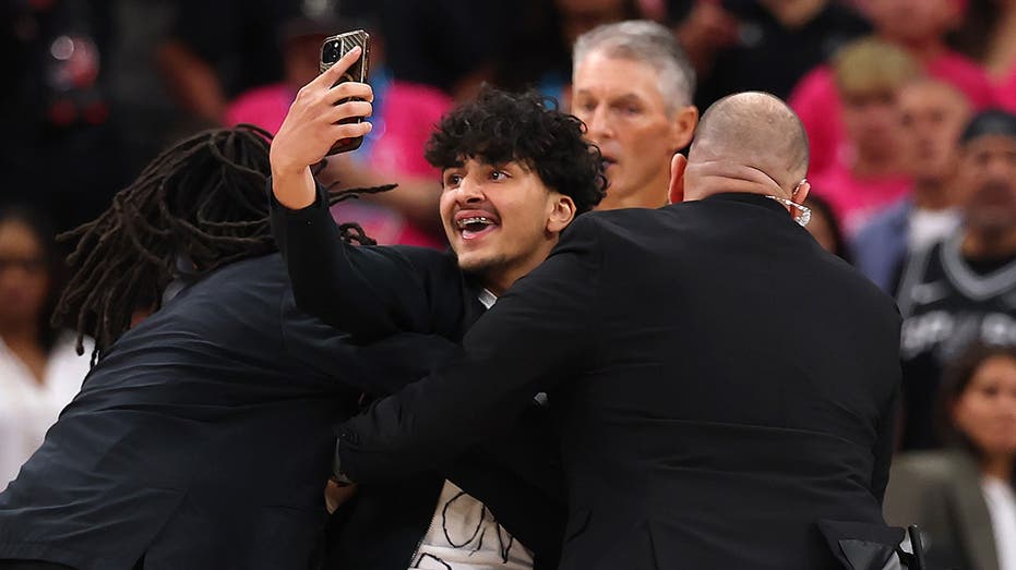 Fan disrupts NBA Finals Game 1 while trying to take selfie with Spurs' Victor Wembanyama