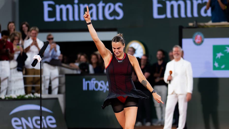 Andy Roddick calls out 'weird' request for Aryna Sabalenka to dance after French Open win over Naomi Osaka