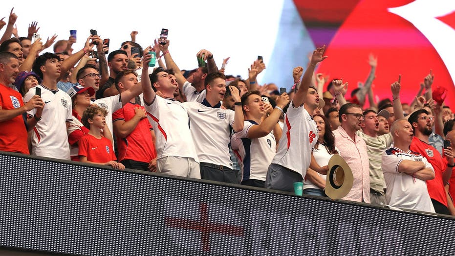 English World Cup fan in oversized cowboy hat delivers perfect verdict on Texas brisket ahead of Croatia match