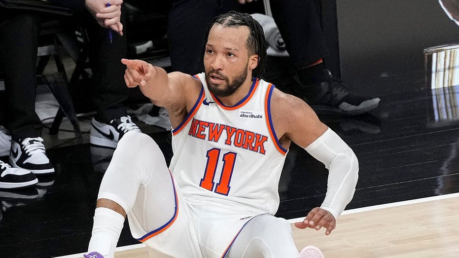 NBA investigating courtside fans who allegedly directed profane 'flopping' remarks at Jalen Brunson: report