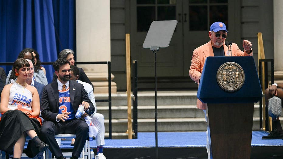 Knicks owner appears to take swipe at Mamdani at NBA championship celebration, stiffs photo op with him