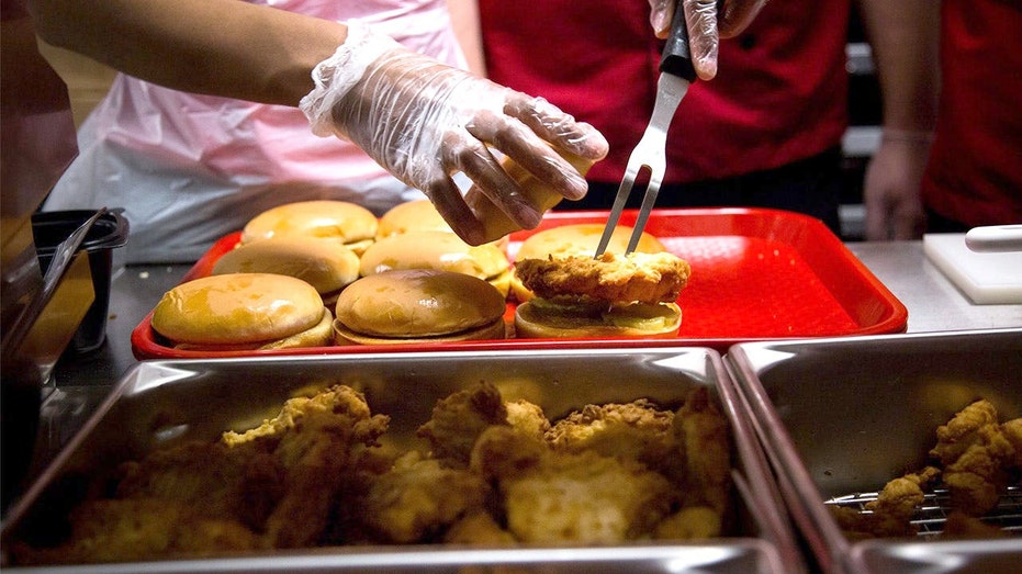 Fast-food giant dethroned as customer study crowns America's new favorite restaurant chain