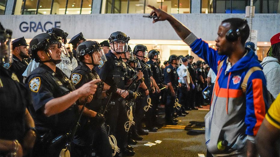 Knicks watch party turns ugly as massive brawls break out, pepper spray gets deployed by cops in Manhattan