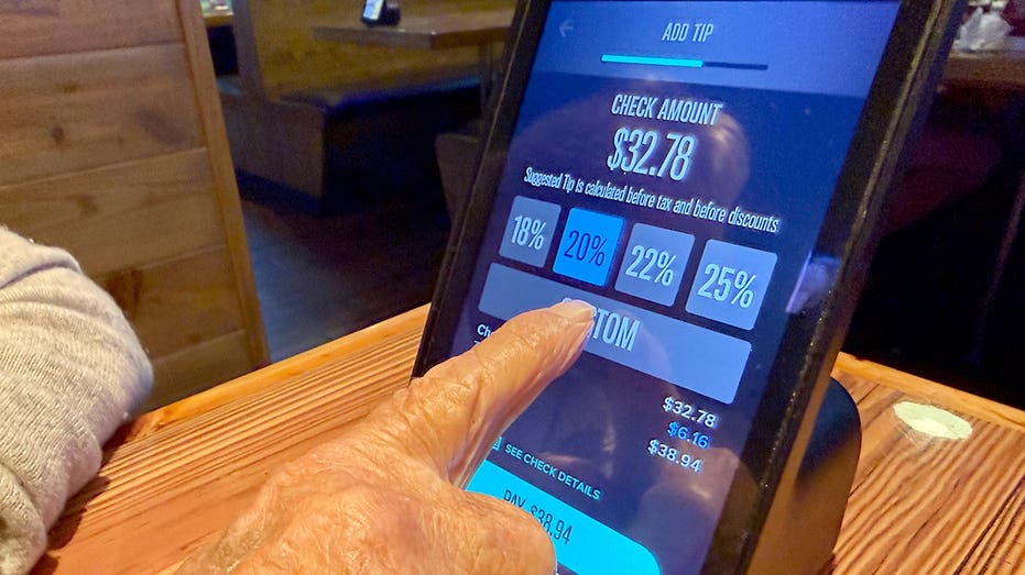 Americans say tipping practices 'have become ridiculous' as digital prompts push higher gratuities