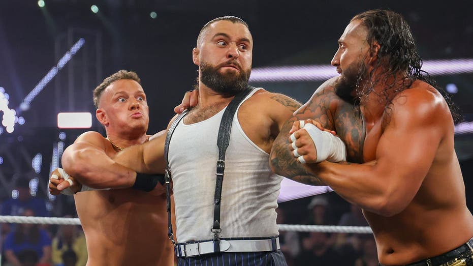 WWE NXT star talks Chicago Bears' possible move to Indiana: 'What the F?'