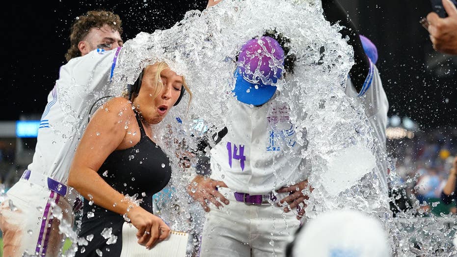 MLB sideline reporter gets drenched in wild post-game celebration, Shinnecock gaffe & MJ’s love letter sells