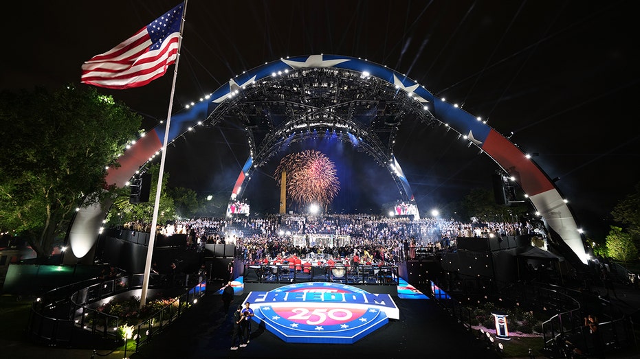 Left-wing historian likens UFC White House event to lynchings era