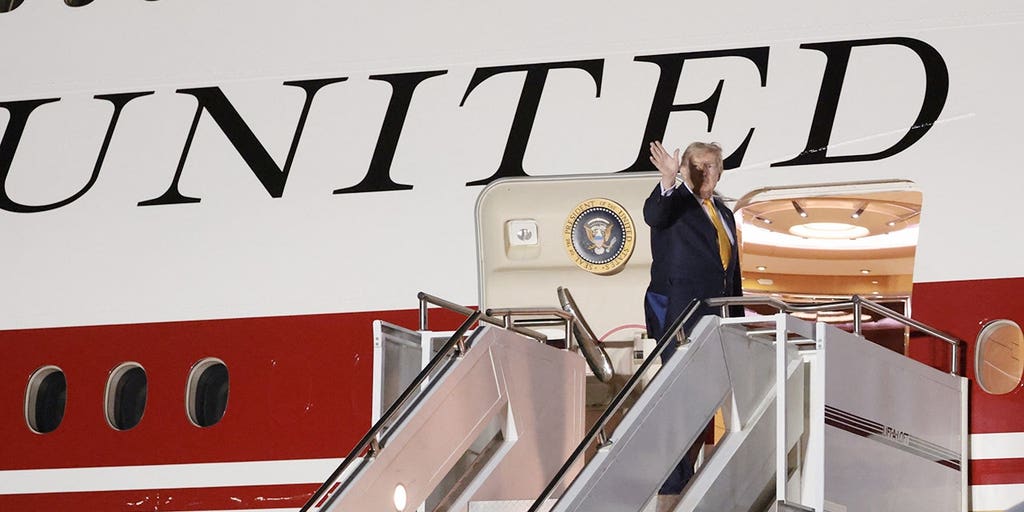 Donald-Trump-Air-Force-One-