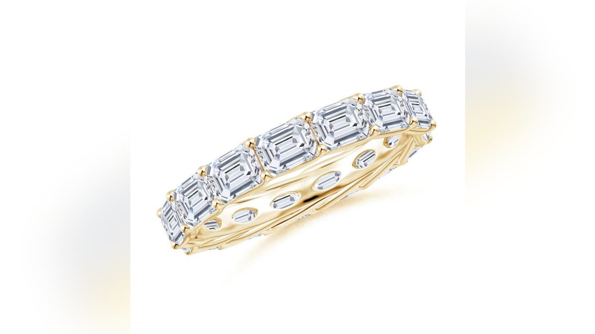 Save more than $300 on this wedding band. 