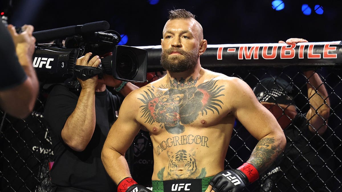Conor McGregor's long-awaited Octagon return cut short by apparent knee injury seconds into UFC 329