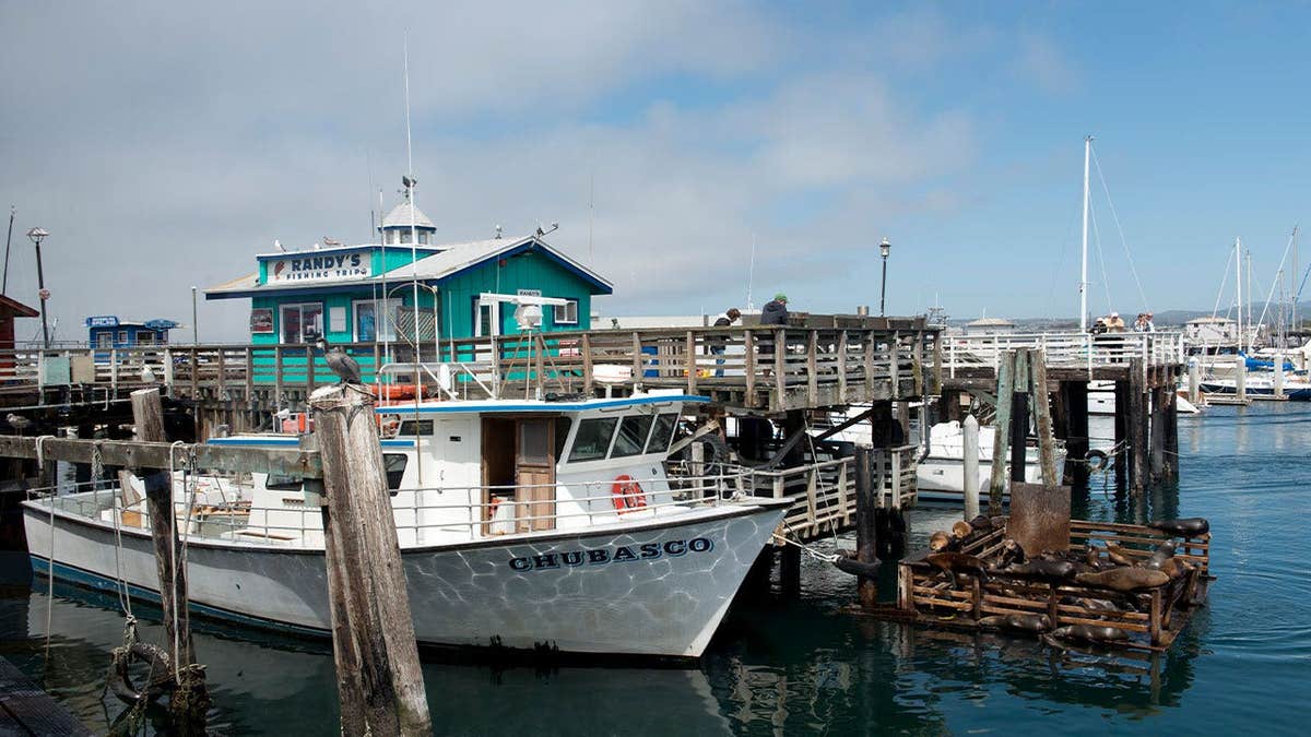 Escena de Fisherman Wharf en Monterey, California