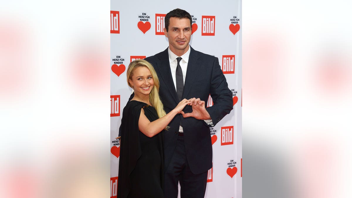 Hayden Panettiere and Wladimir Klitschko stand together at a gala in Berlin.
