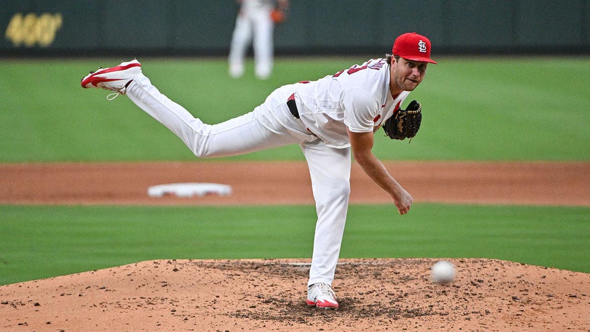 Jun 23, 2026; St. Louis, Missouri, USA; St. Louis Cardinals starting pitcher Kyle Leahy (62) pitches against the Arizona Diamondbacks during the sixth inning at Busch Stadium. Mandatory Credit: Jeff Curry-Imagn Images