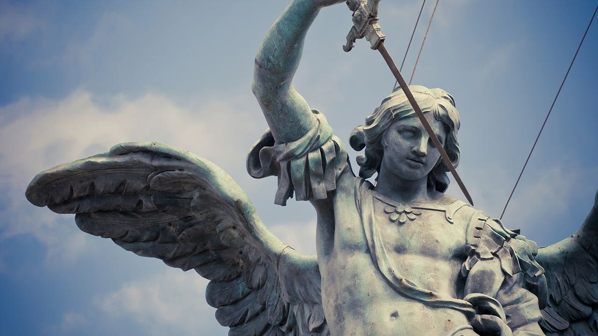 St-Michael-statue