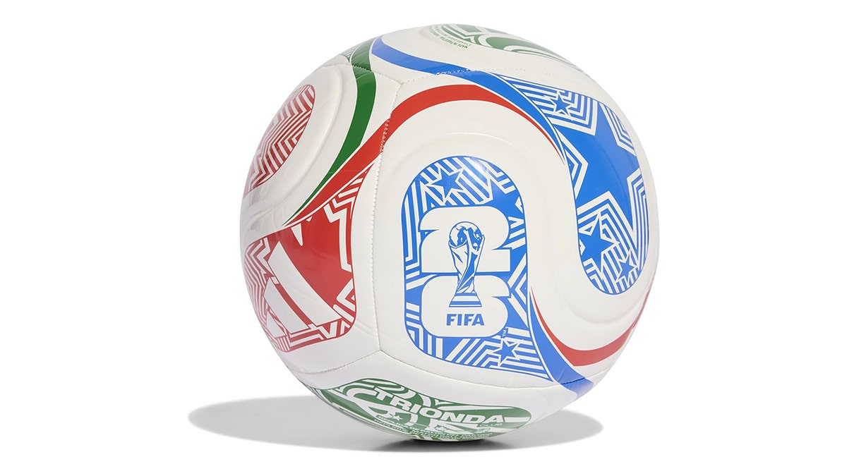 This official ball is just like the ones Messi, Haaland and Mbappé use.