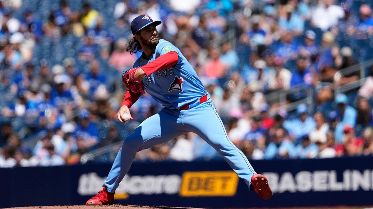 Back Toronto Blue Jays Dylan Cease against Logan Webb in a low-scoring Giants pitching matchup Back Toronto Blue Jays Dylan Cease against Logan Webb in a low-scoring Giants pitching matchup