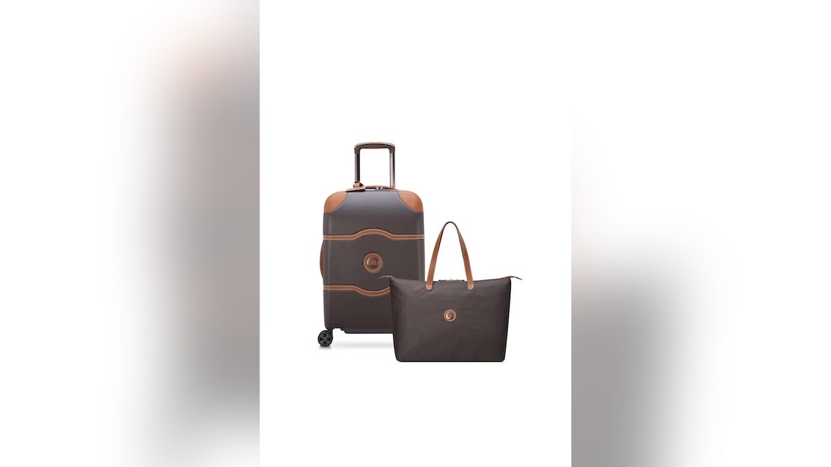 This elegant luggage set pairs a carry-on and a matching tote bag.