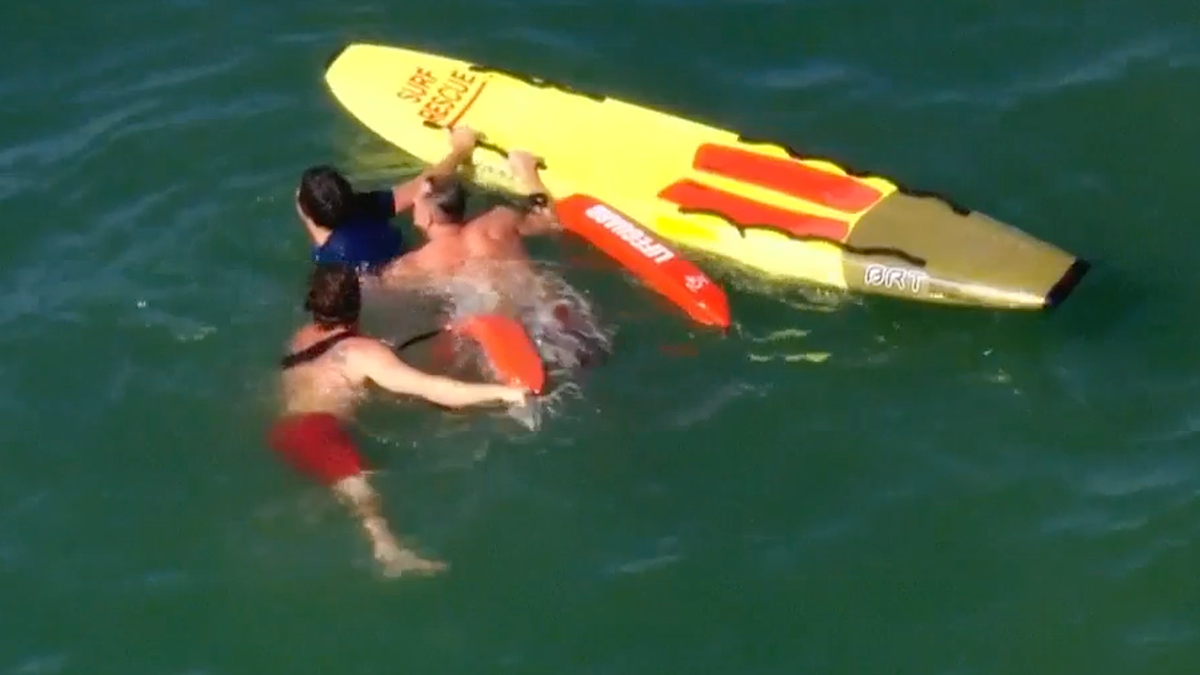 WATCH: Felony suspect's ocean getaway unravels after 90-minute standoff with lifeguards WATCH: Felony suspect's ocean getaway unravels after 90-minute standoff with lifeguards