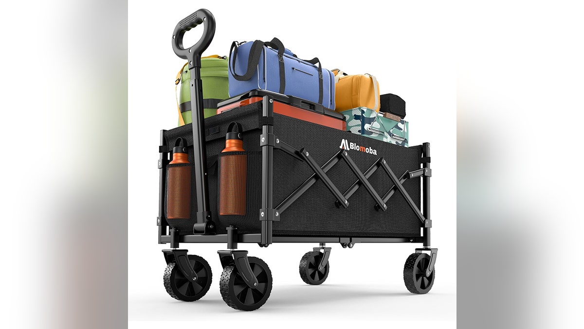 Store all your belongings in this convenient, foldable wagon.