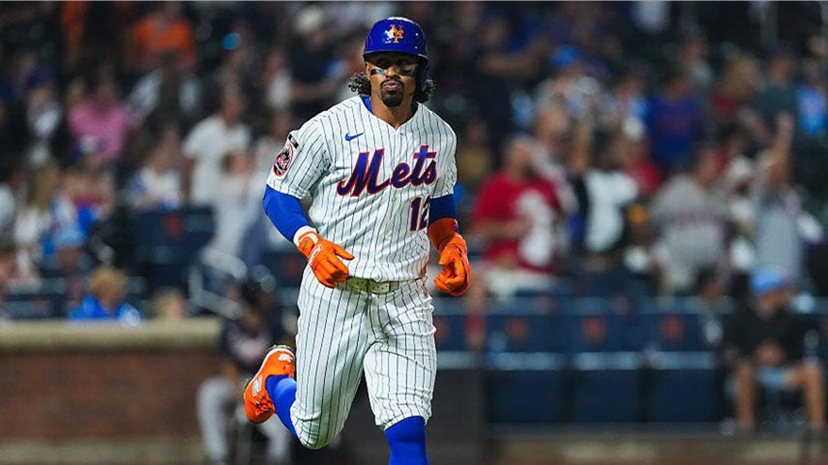 Francisco Lindor #12 of the New York Mets