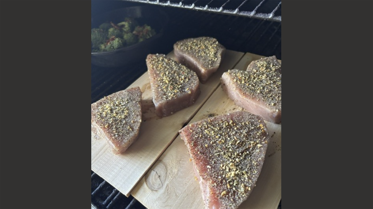 Screencaps reader Guy sends in his tuna steaks.