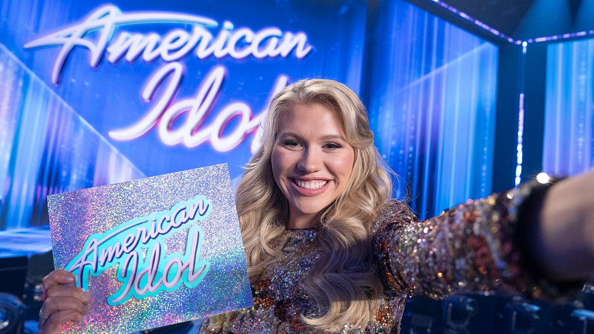 Hannah Harper poses during the "American Idol" Grand Finale on a studio stage.