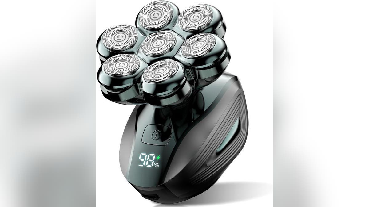 Easily maintain this shaver thanks to the magnetic head.