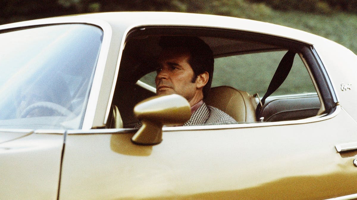James Garner as Jim Rockford in The Rockford Files pilot episode.