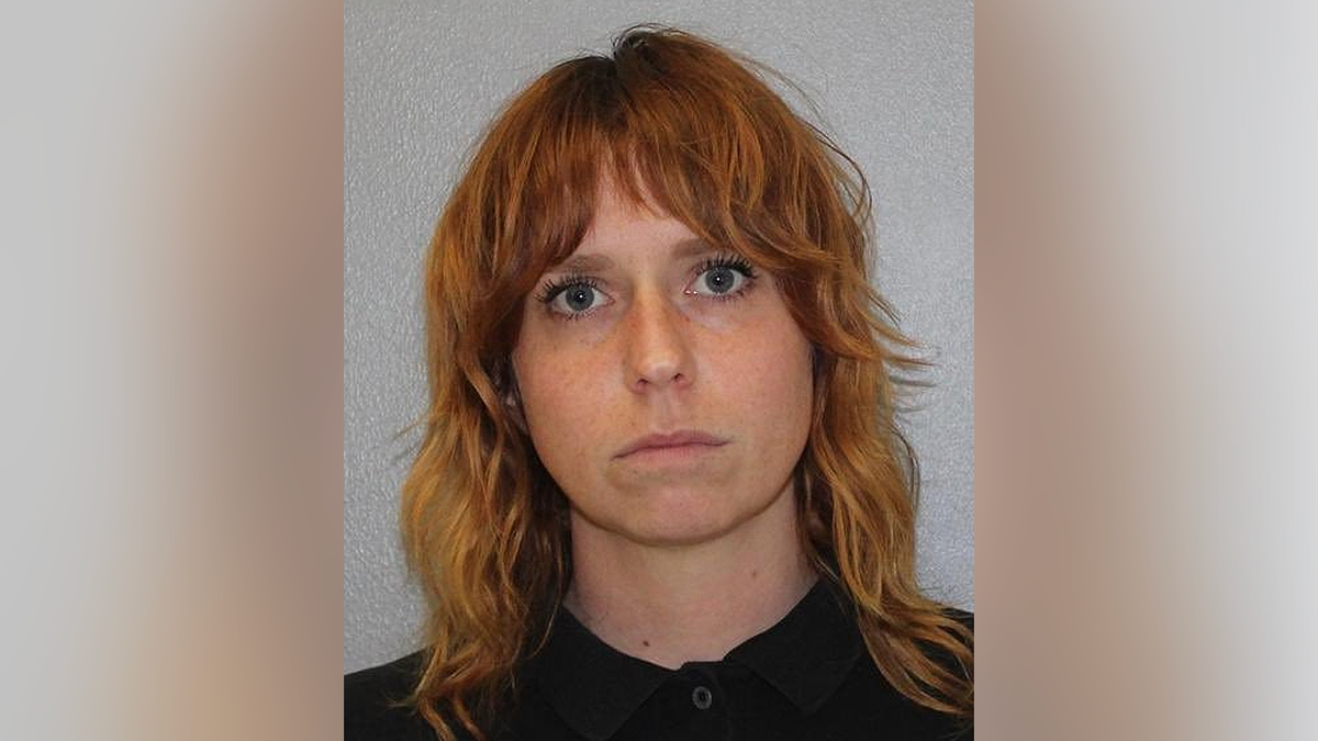Publican la foto policial de Kaitlyn Tracey tras ICE en relación con un caso de agresión en Nueva Jersey