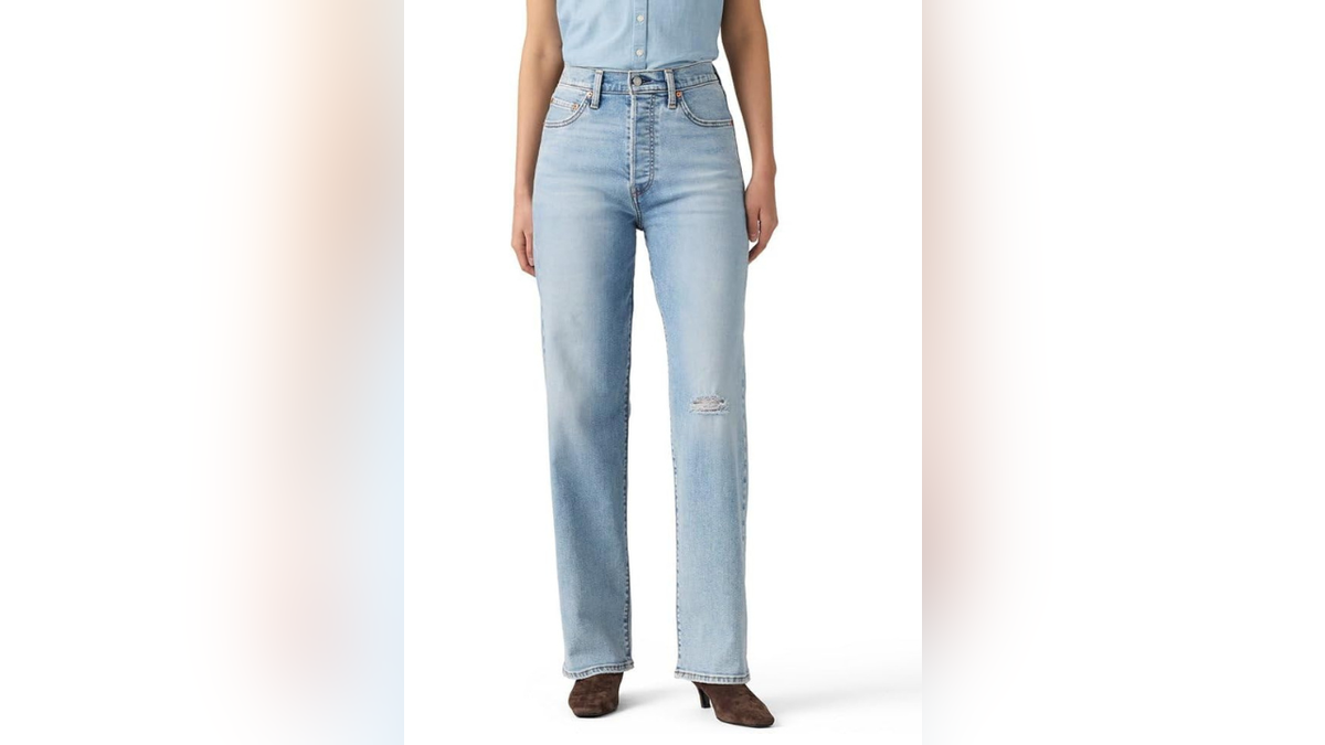 These jeans pair an ultra-high rise with a long, straight leg.