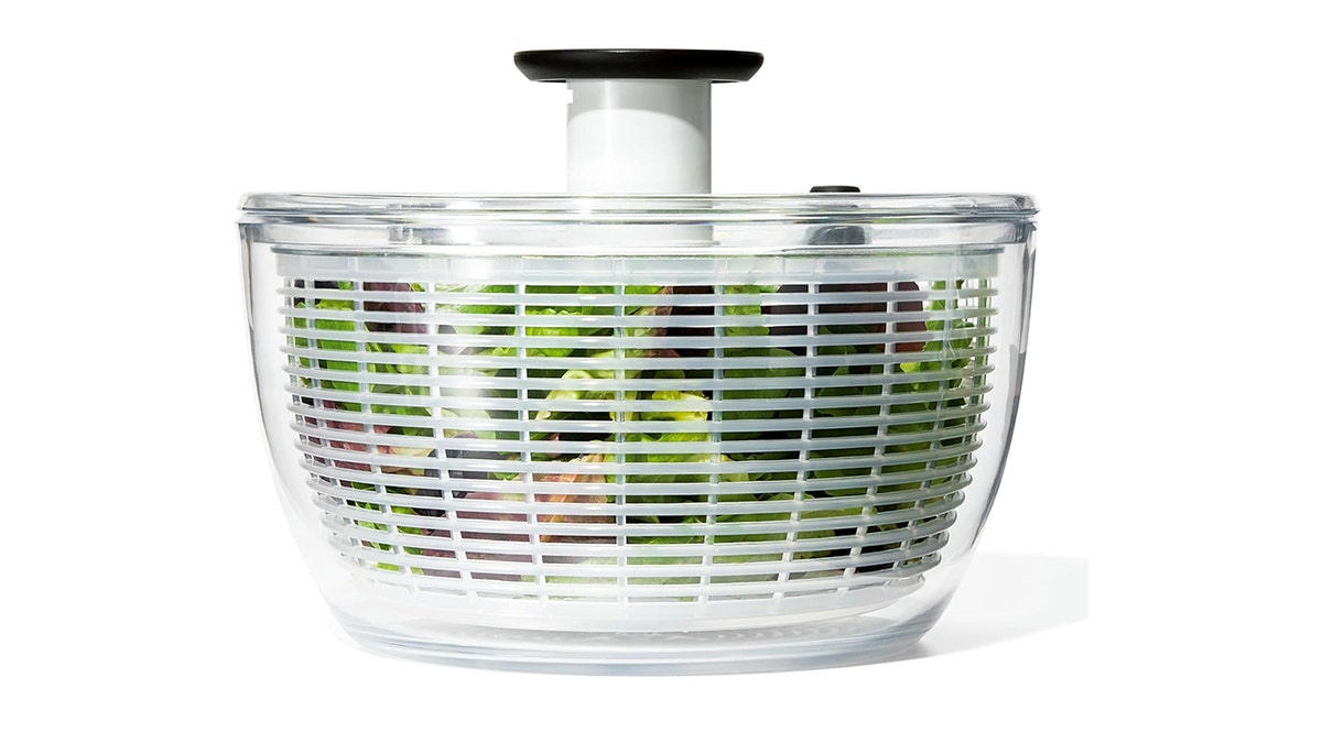 Create salads in seconds when you use a spinner.